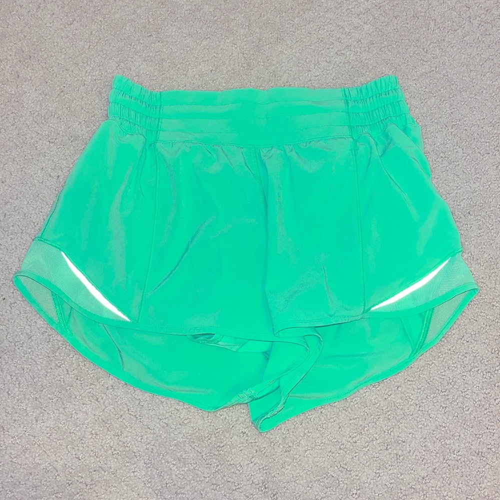pistachio green lululemon hotty hot HR